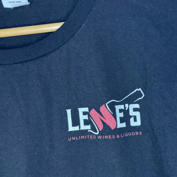 Hanes Authentic Black T-shirt “Lenes Unlimited wine and liquor” made in Dom. Rep - Picture 3 of 9
